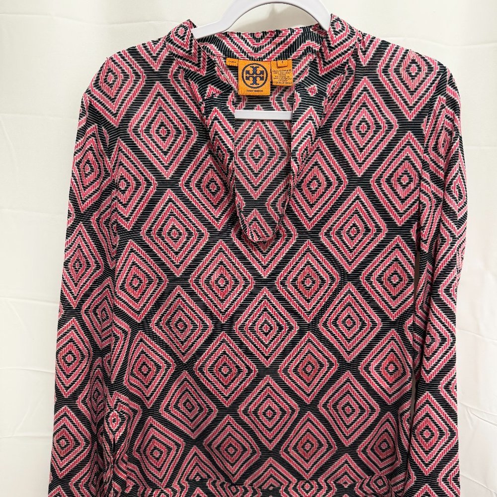 TORY BURCH V Neck Blouse, Size 8, Black Pink diamond pattern